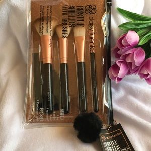 Daisy Fuentes Makeup - Daisy Fuentes Makeup Brushes New 🌸 Daisy Fuentes Makeup - Daisy Fuentes Makeup Brushes New 🌸
